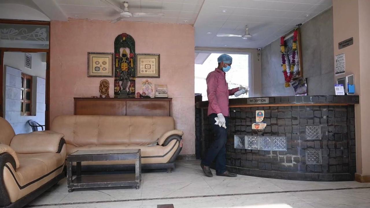 Hotel Bhakti Dhama Vrindāvan Buitenkant foto