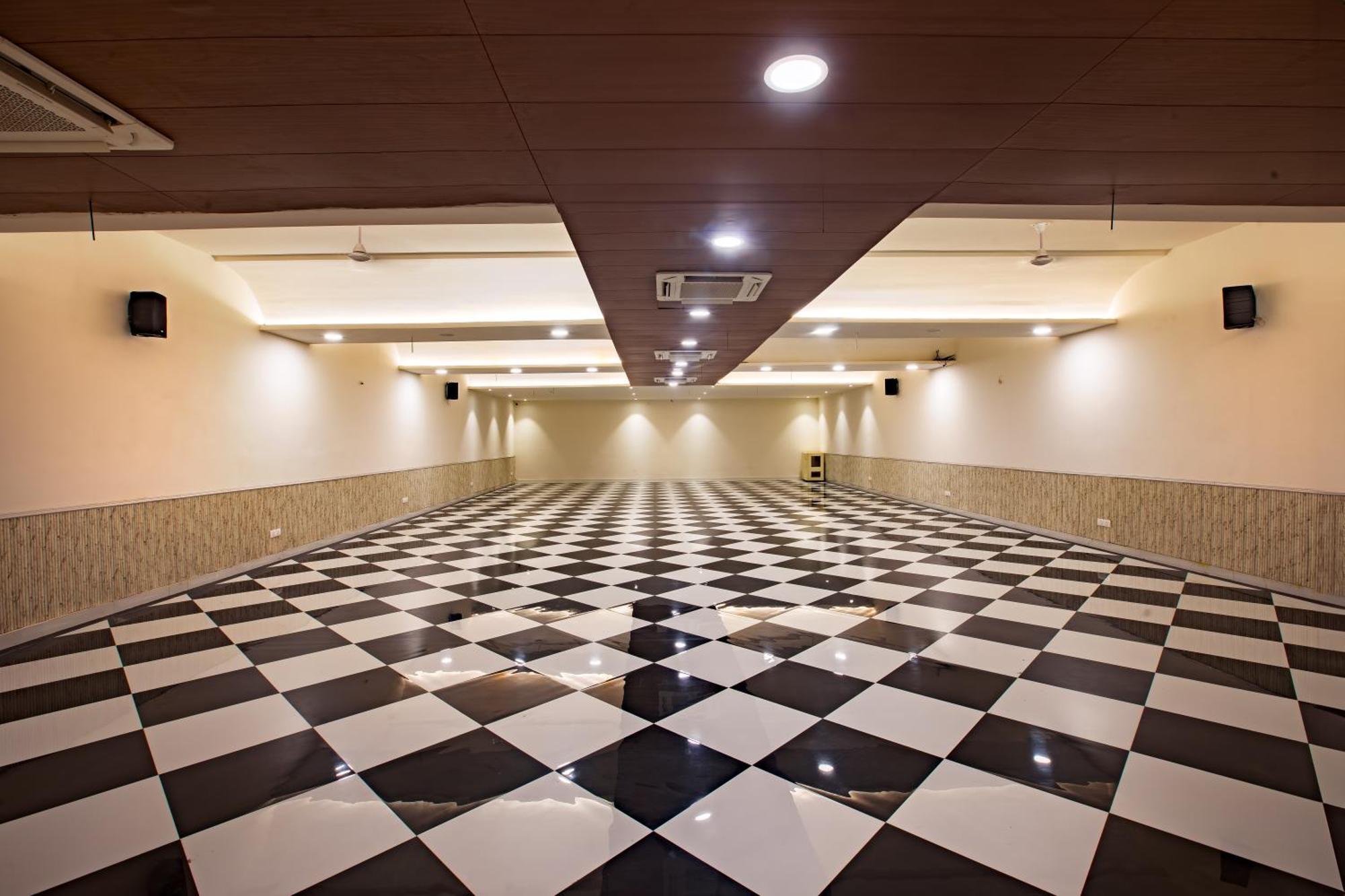 Hotel Bhakti Dhama Vrindāvan Buitenkant foto