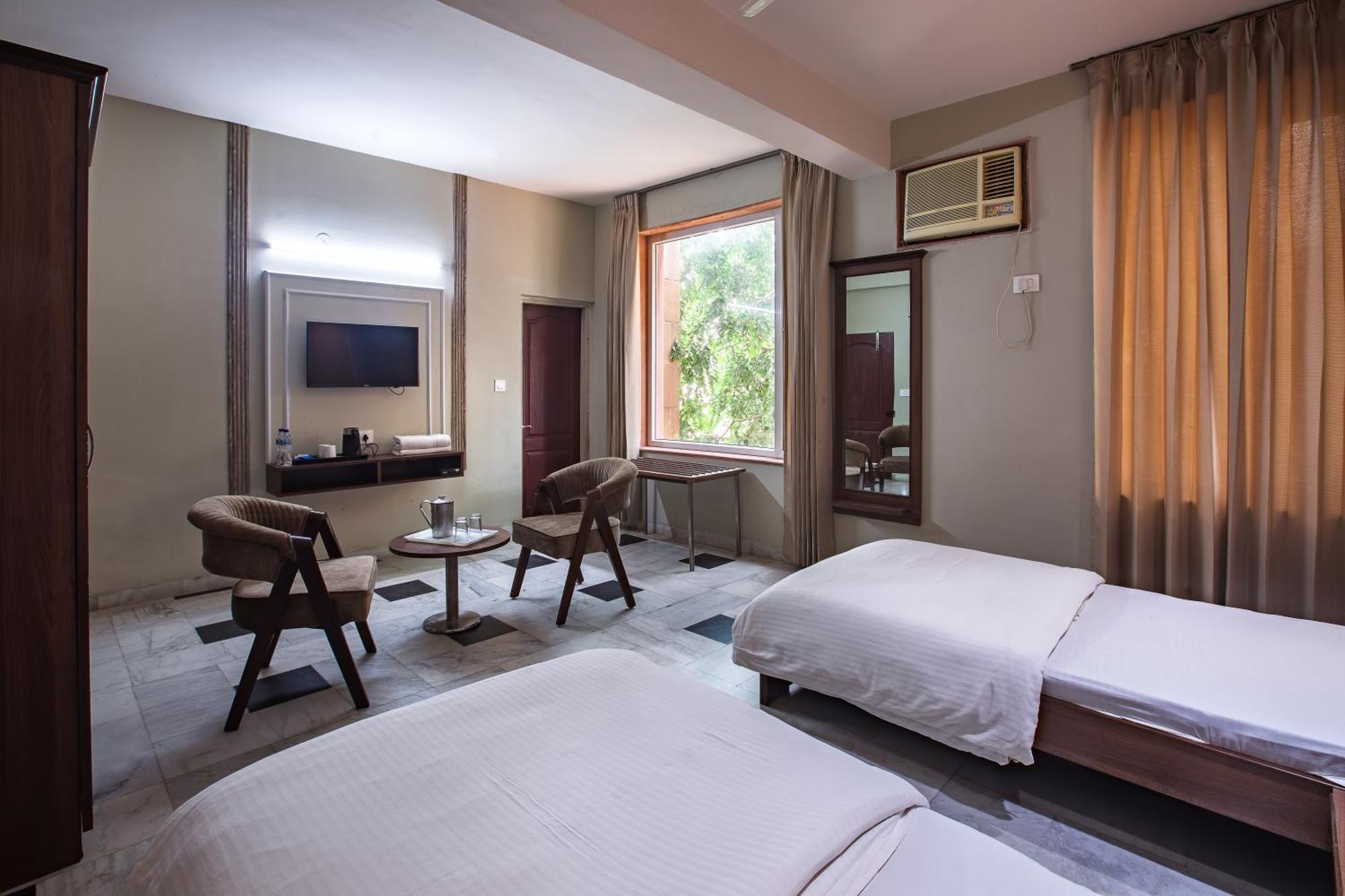 Hotel Bhakti Dhama Vrindāvan Buitenkant foto