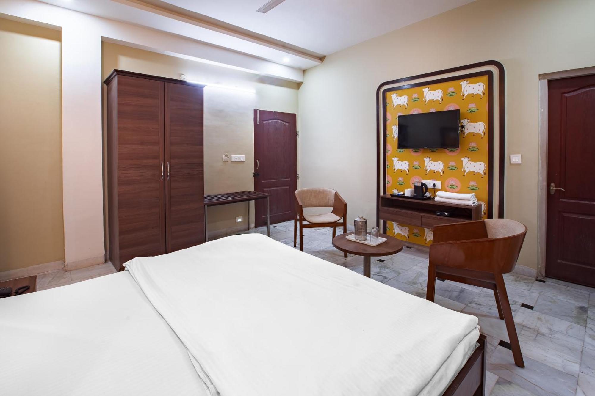 Hotel Bhakti Dhama Vrindāvan Buitenkant foto