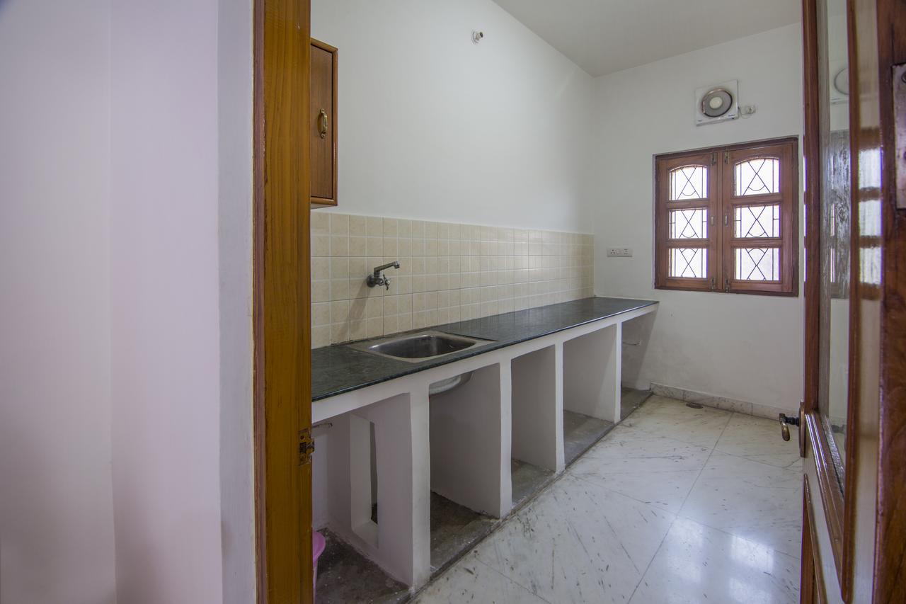 Hotel Bhakti Dhama Vrindāvan Buitenkant foto
